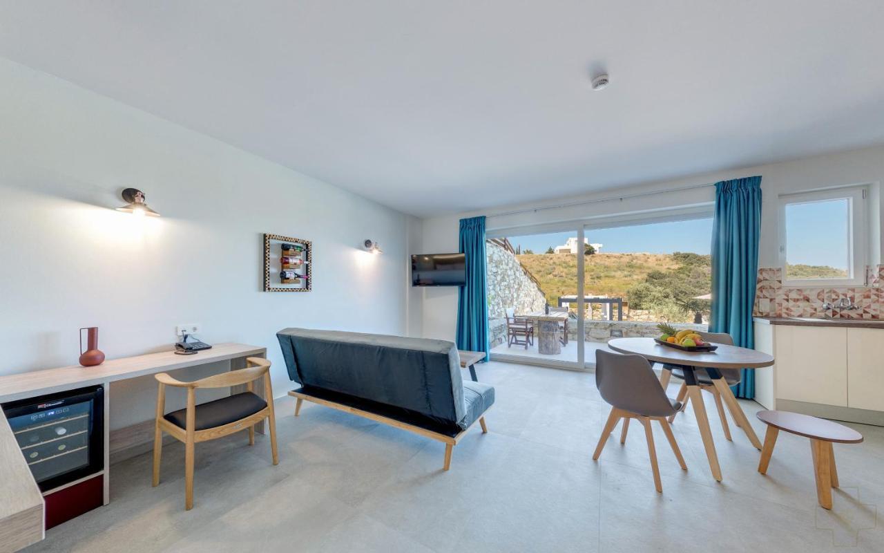 Spiros-Soula Thematic Suites อาเยีย เปลาเยีย ภายนอก รูปภาพ